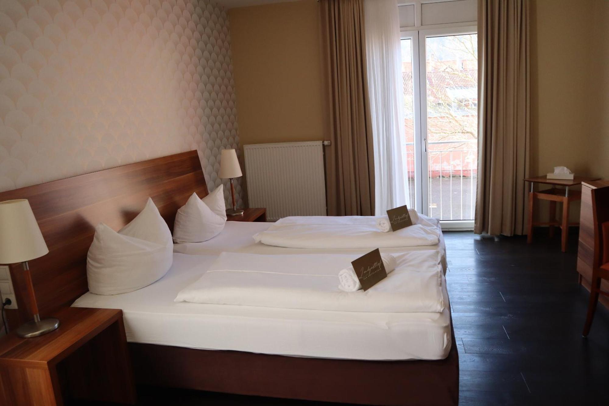 Hotel Landgasthof Zum Kaffelstein Kreuzwertheim Rum bild