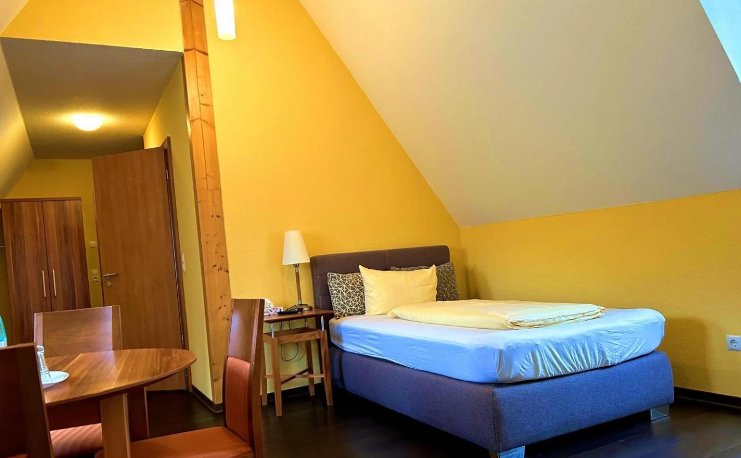Hotel Landgasthof Zum Kaffelstein Kreuzwertheim Rum bild